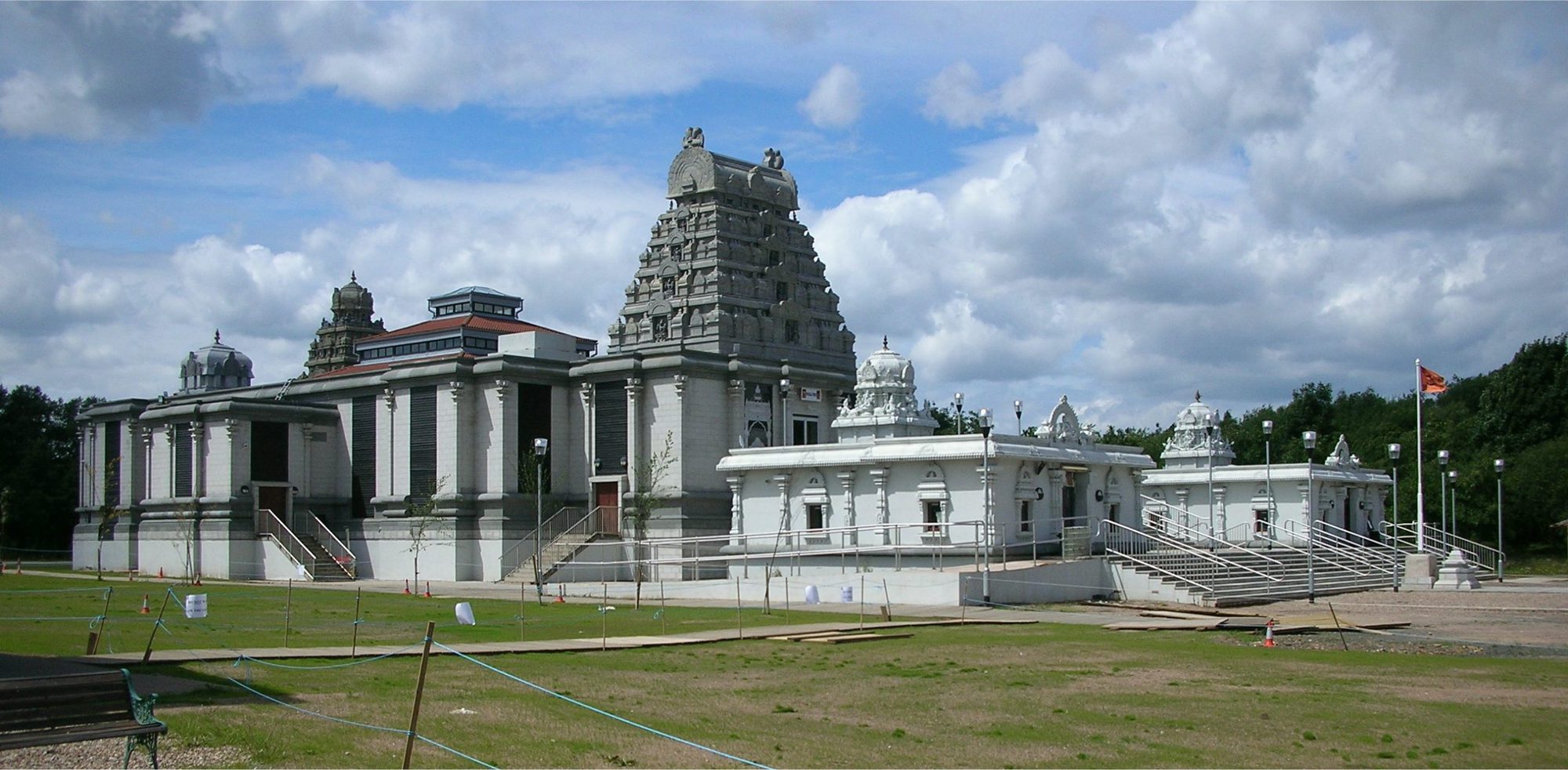 श्री वेंकटेश्वर बालाजी मंदिर Shri Venkateswara Balaji Temple - England