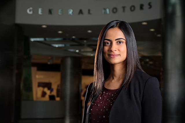 धिव्या सूर्यदेव Dhivya Suryadevara