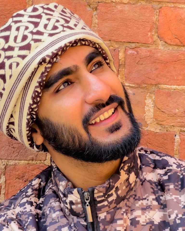 रोहित कुमार (उर्फ आरसीआर) 9