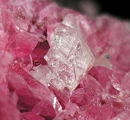 Cahnite